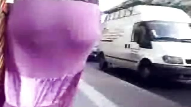 Taxi falso femenino Tartas petardashd cachondas usan pepino para estirar el coño