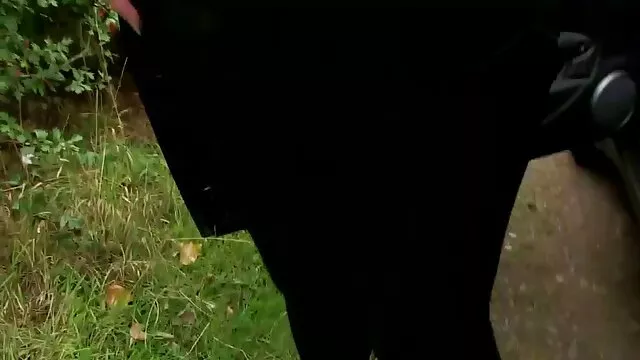 la mamma massaggia suo driverxxx figlio senza pudore