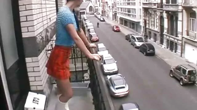 Amateur videosputas adolescente enorme inserción anal
