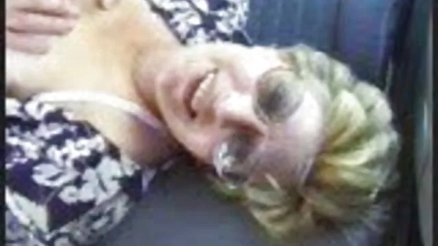 Povbitch - Adolescente pelirroja súper tetona se porno con amor folla una gran polla por primera vez