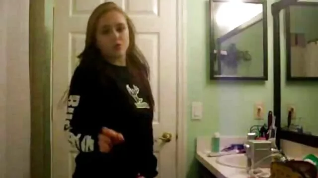 Suegra rubia muy vieja xxx de hermanos monta su polla