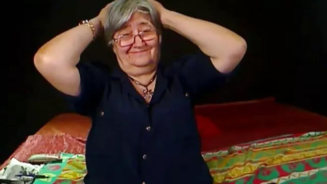 Esposa y MILF chupan y follan una gran pornl polla