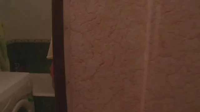 Impresionante youorn prostituta holandesa recibe semen en la boca