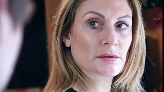 Interraced.com Sexy sirvienta francesa videos de orgias follando con un negro