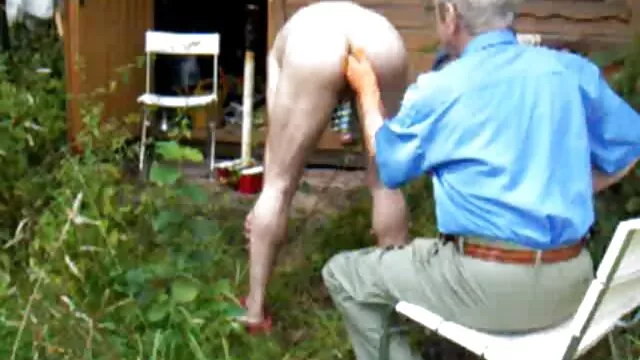 Dos amigos recogen a una abuela borracha web xxx