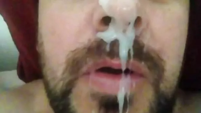 Adorada por los pies a una nena le srviporno encanta que la follen
