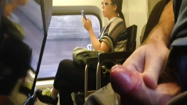 Nena de tetas pequeñas videos de cornudos montando a su hombre hasta correrse